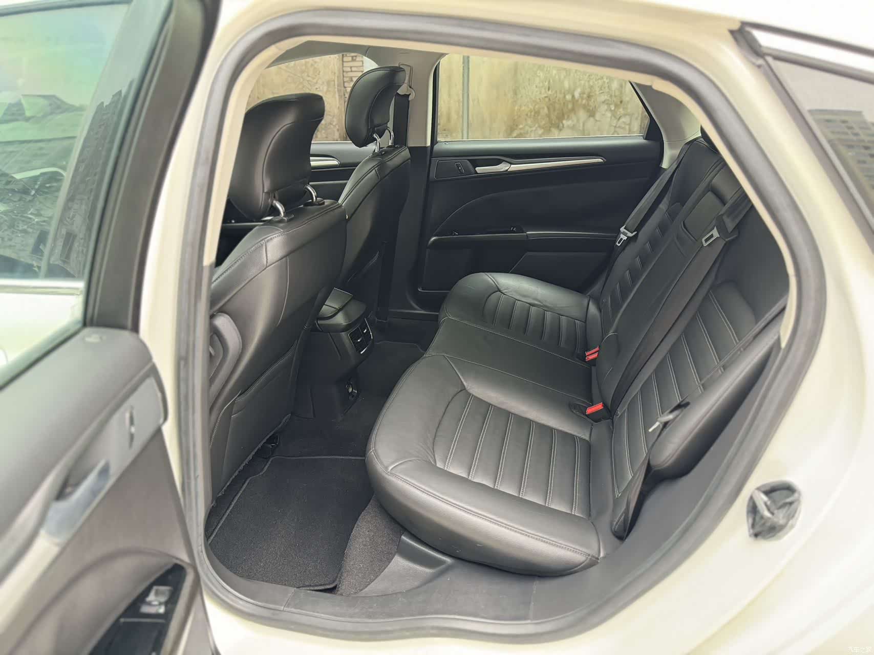 Ford Mondeo, 2016 4