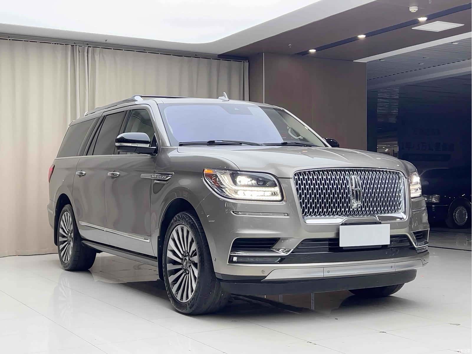 Lincoln Navigator, 2019 3