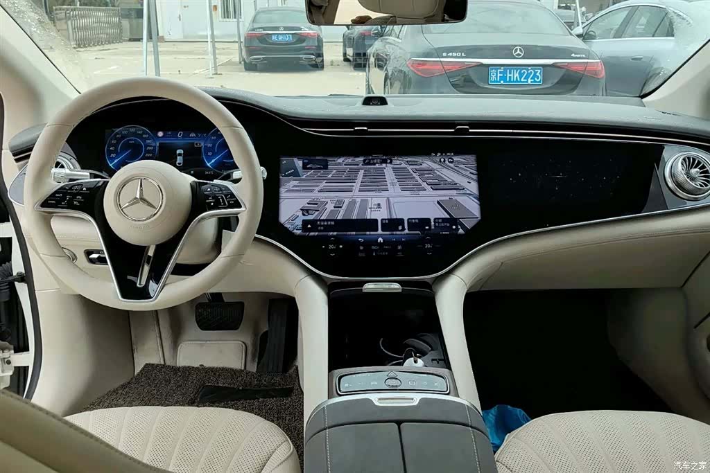 Mercedes-Benz EQS, 2024 6