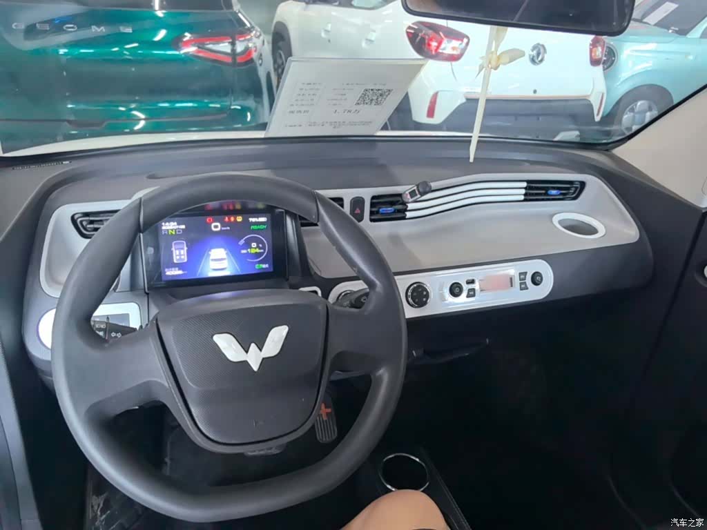 Wuling MINIEV, 2021 10