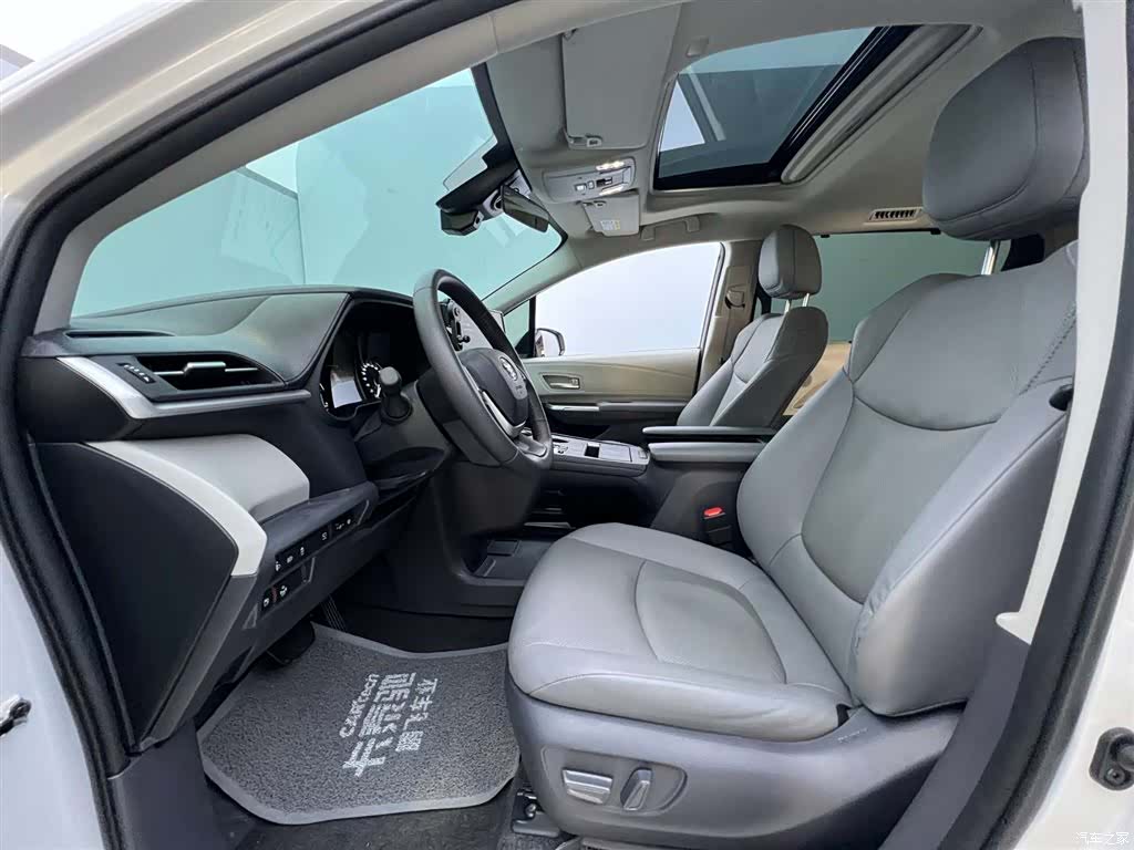 Toyota Granvia, 2024 14