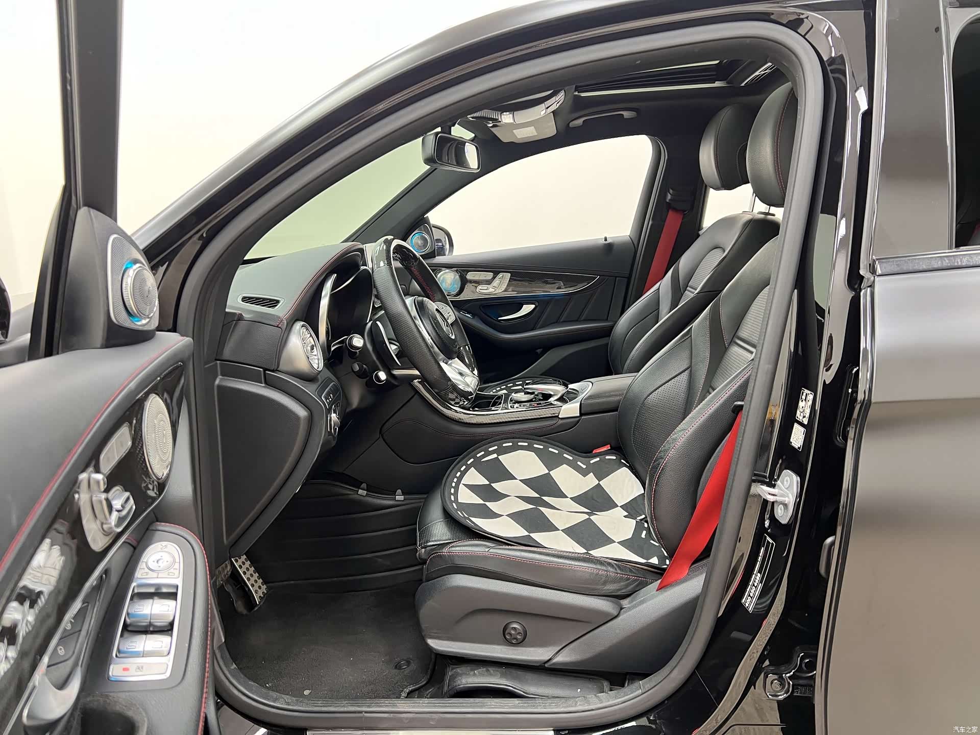 Mercedes-Benz GLC, 2019 16