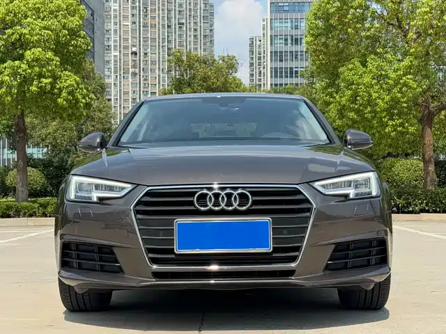 Audi A4L 2017 — купить из Китая под заказ
