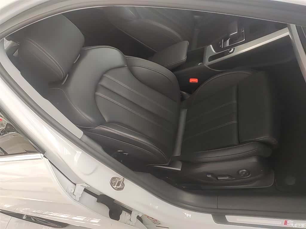 Audi A4L, 2021 25