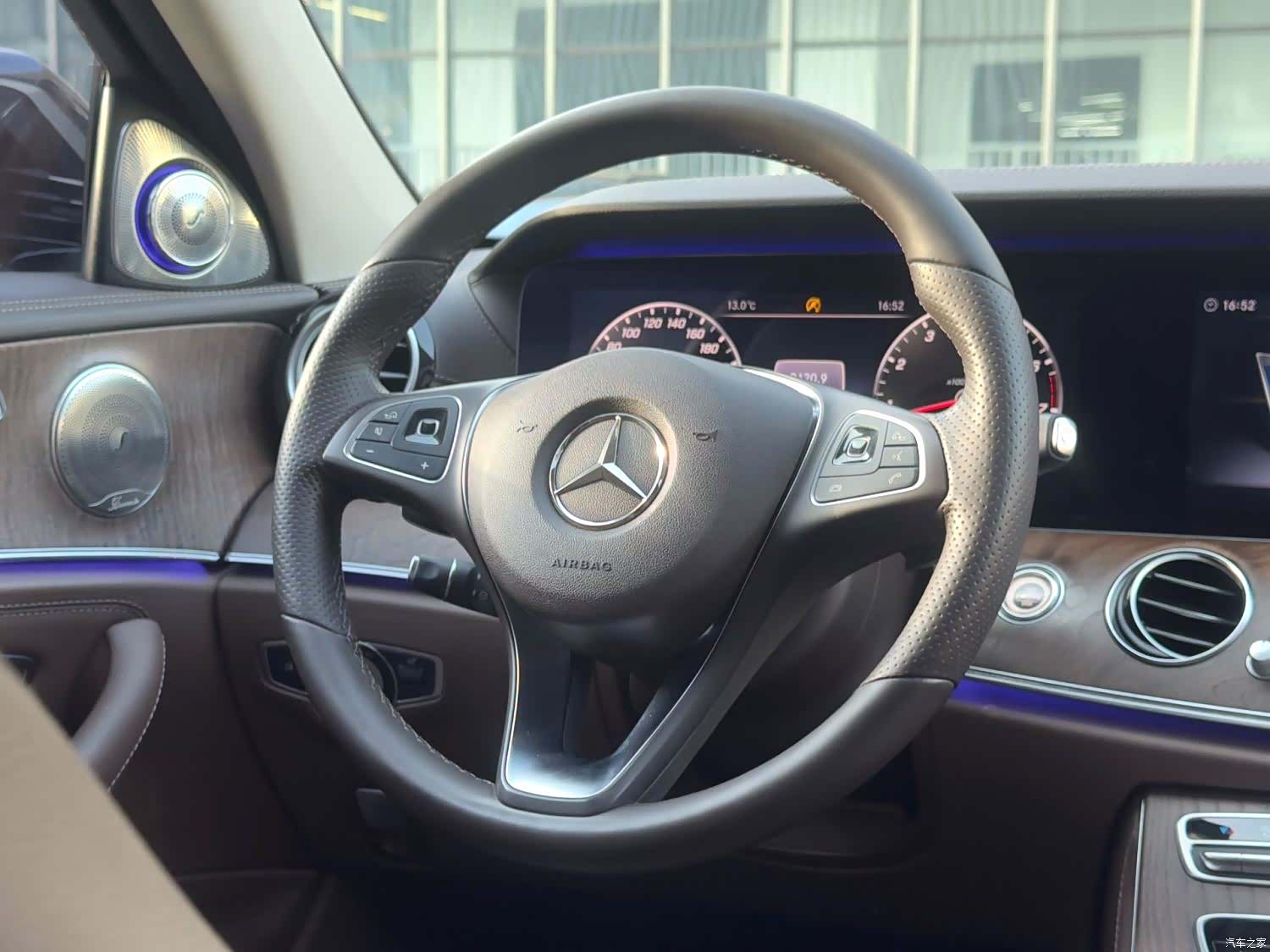 Mercedes-Benz E-Class, 2018 3