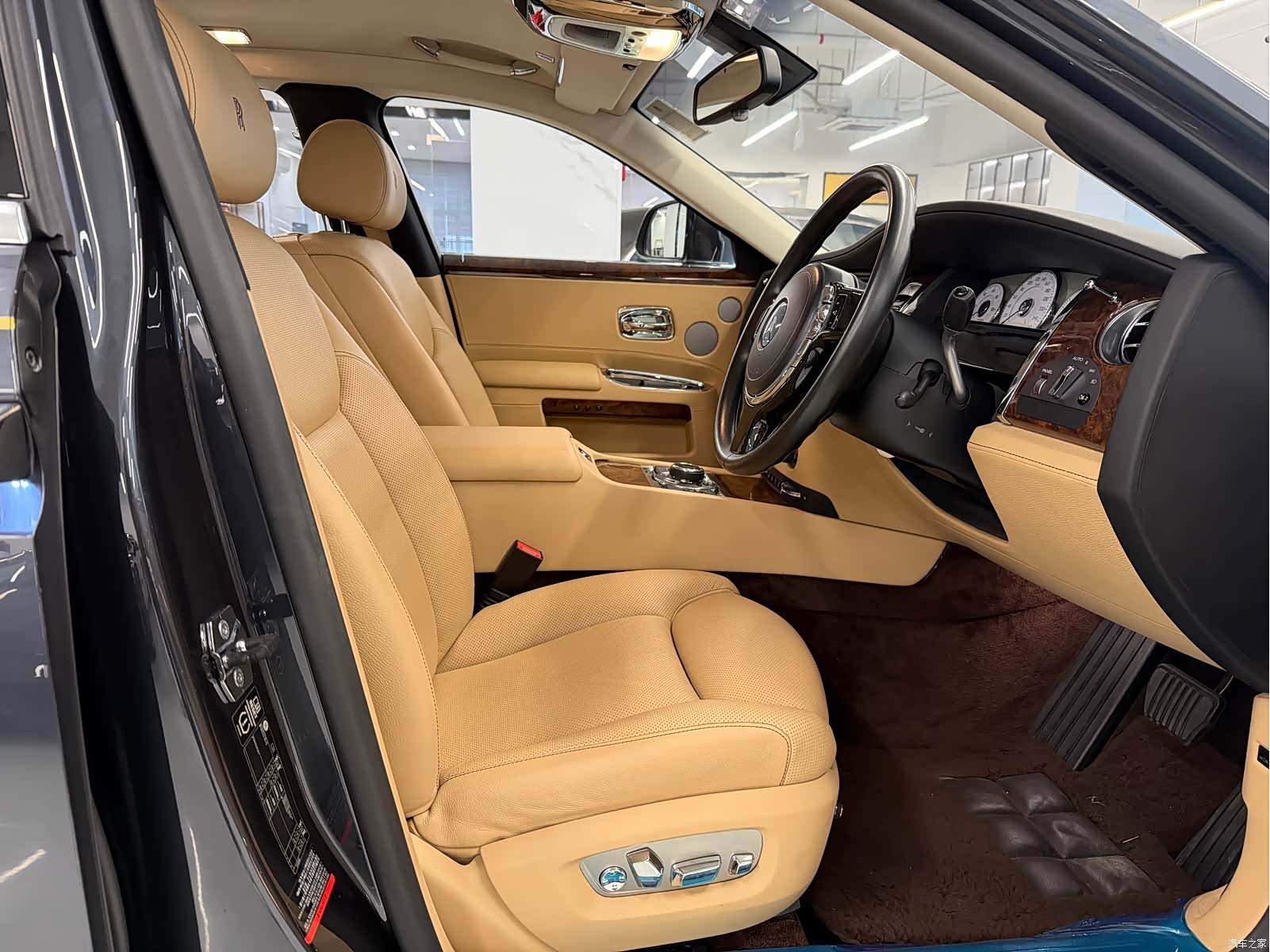 Rolls-Royce Ghost, 2016 6