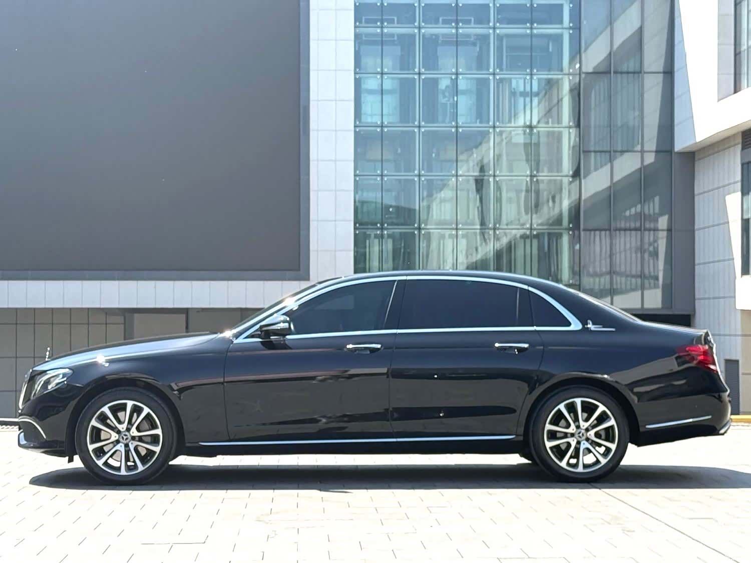 Mercedes-Benz E-Class, 2018 9