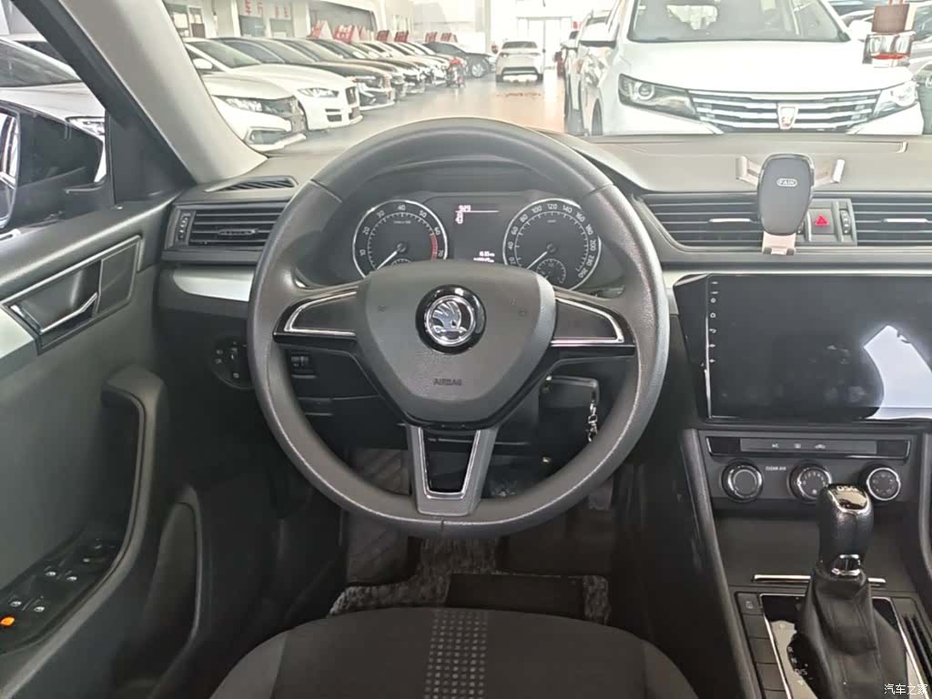 Skoda Superb, 2018 11