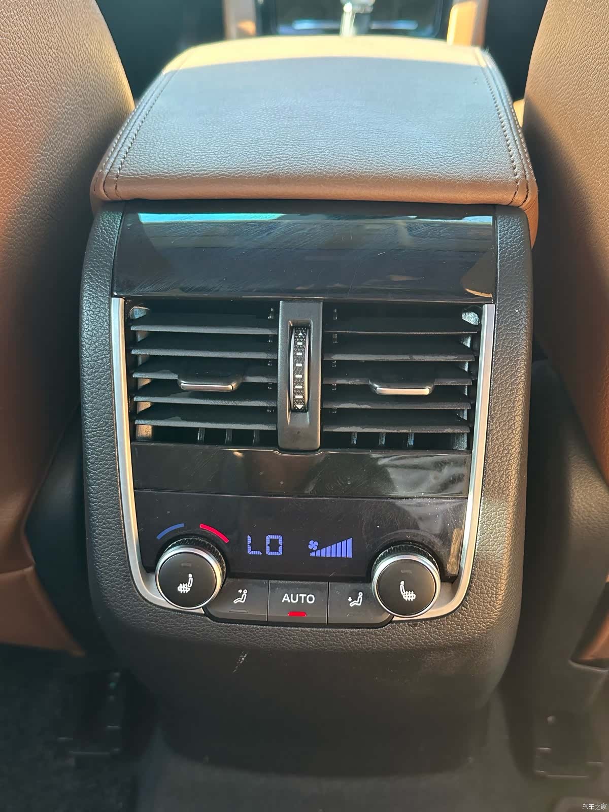 Borgward BX7, 2016 9