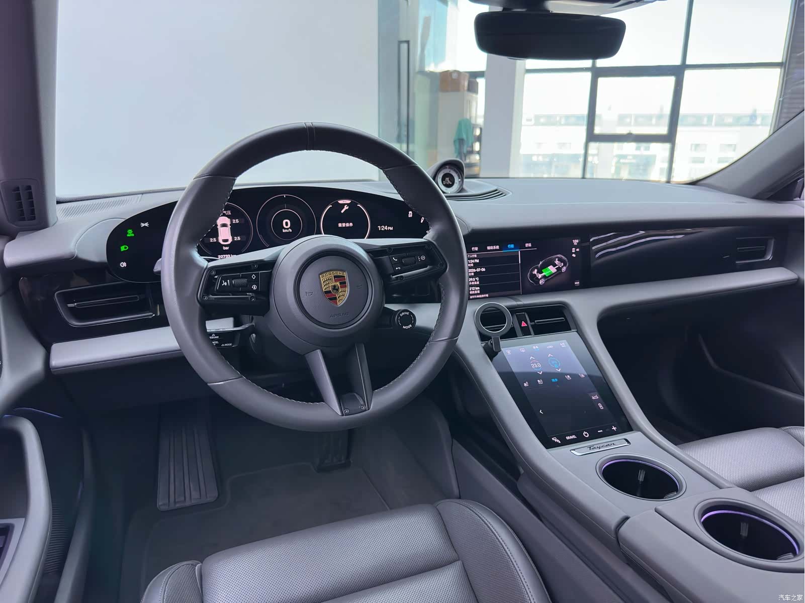Porsche Taycan, 2023 16