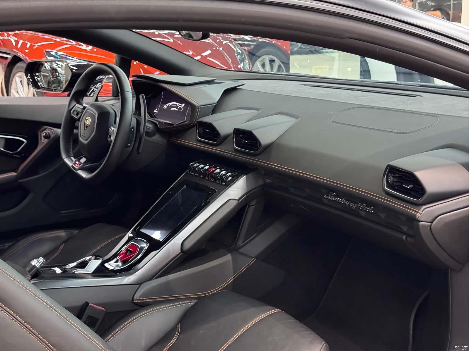Lamborghini Huracán, 2015 все фото