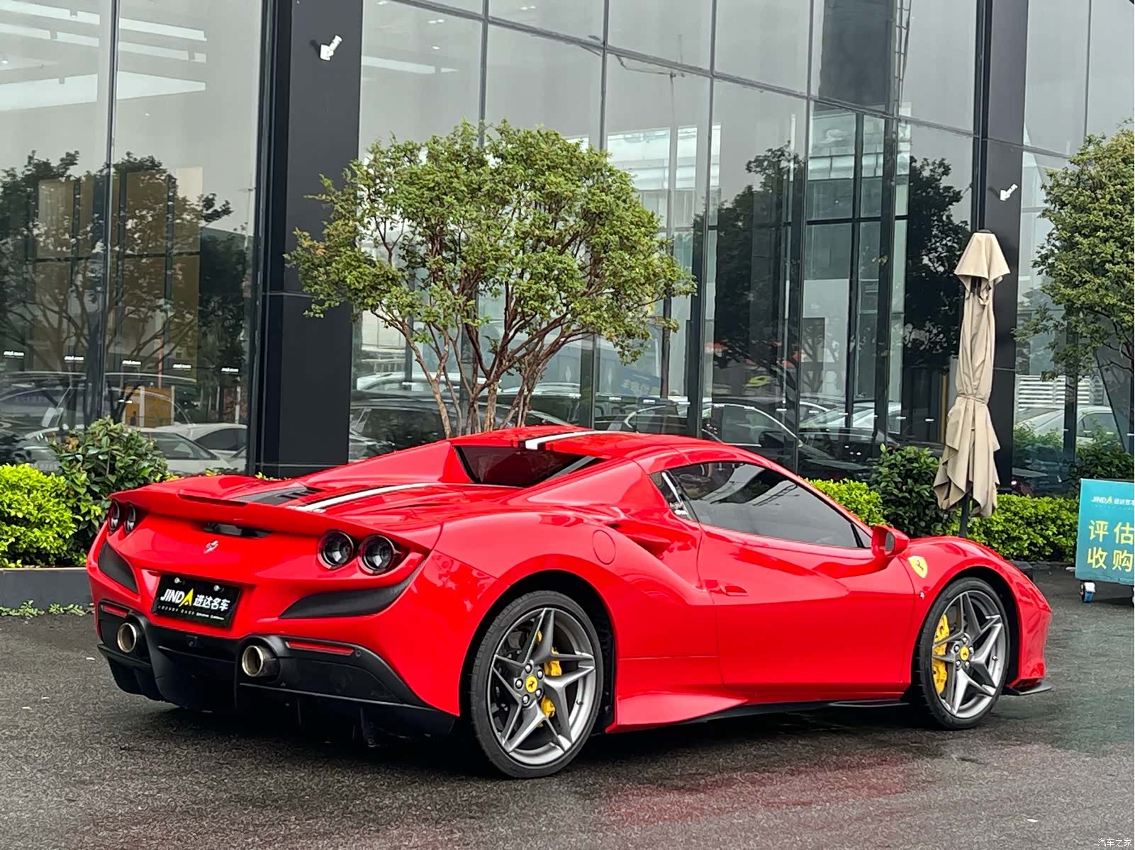 Ferrari F8, 2023 14