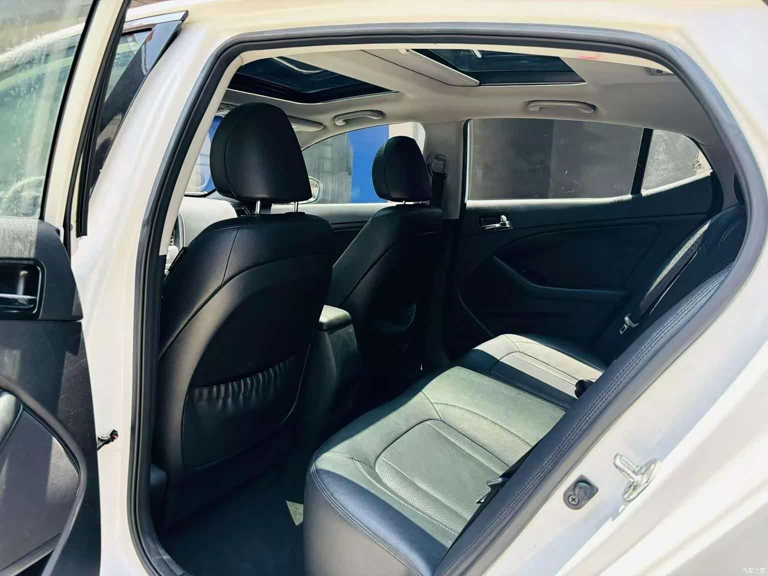 Kia K5, 2012 6