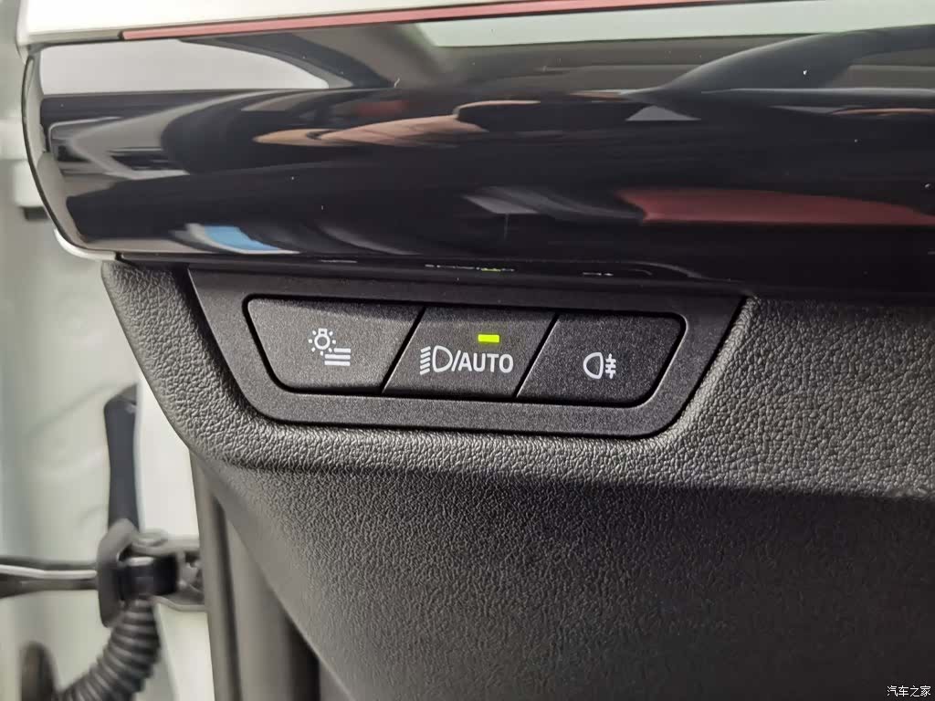 BMW iX1, 2025 21