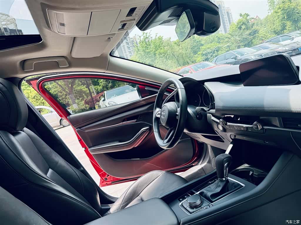 Mazda Mazda3, 2021 14