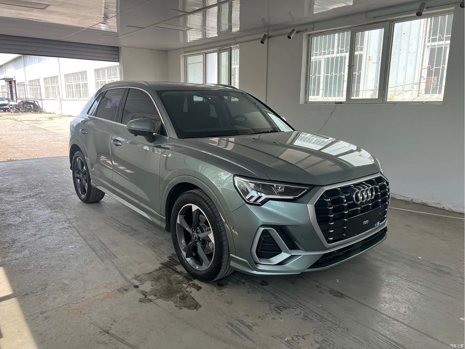 Audi Q3, 2023 3