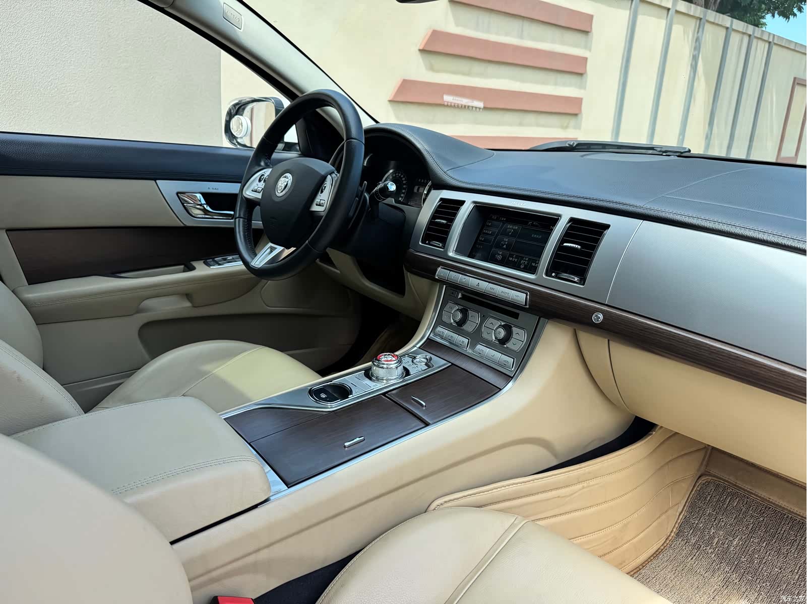 Jaguar XF, 2013 19