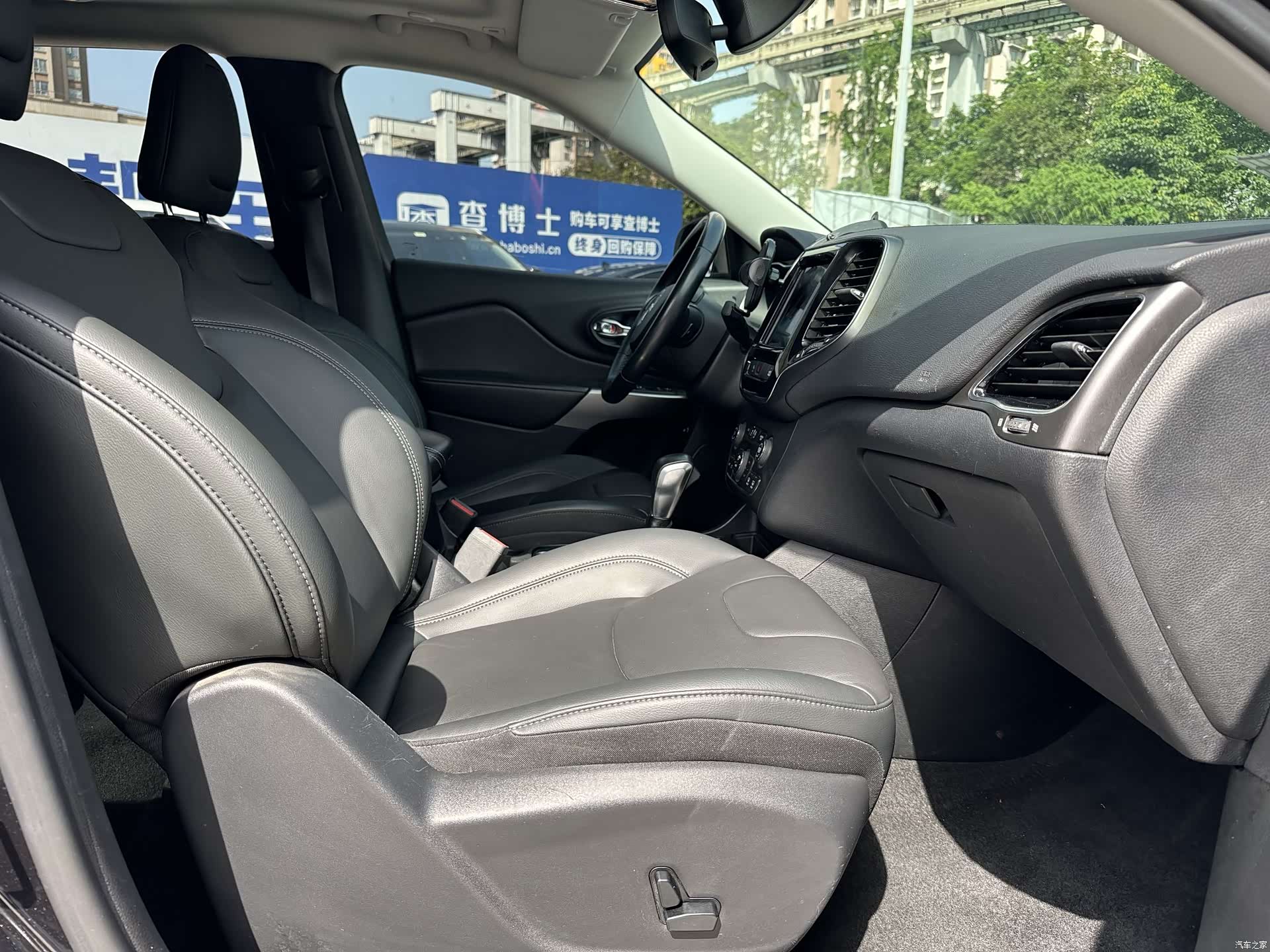 Jeep Cherokee, 2019 21