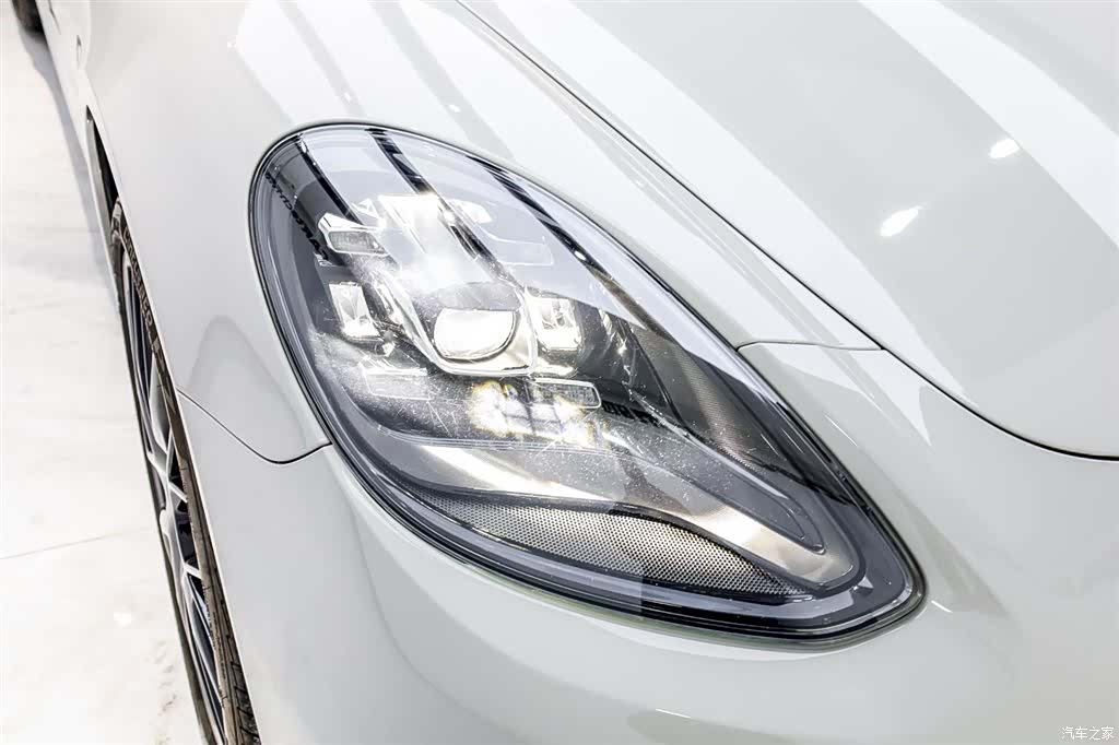 Porsche Panamera, 2022 12