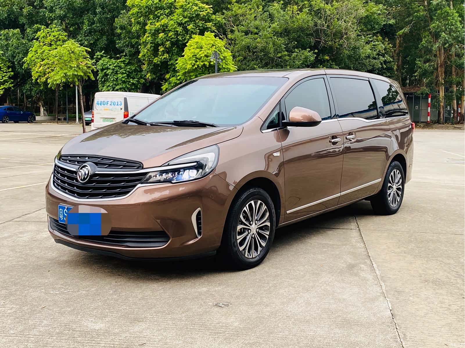 Buick GL8, 2021 1