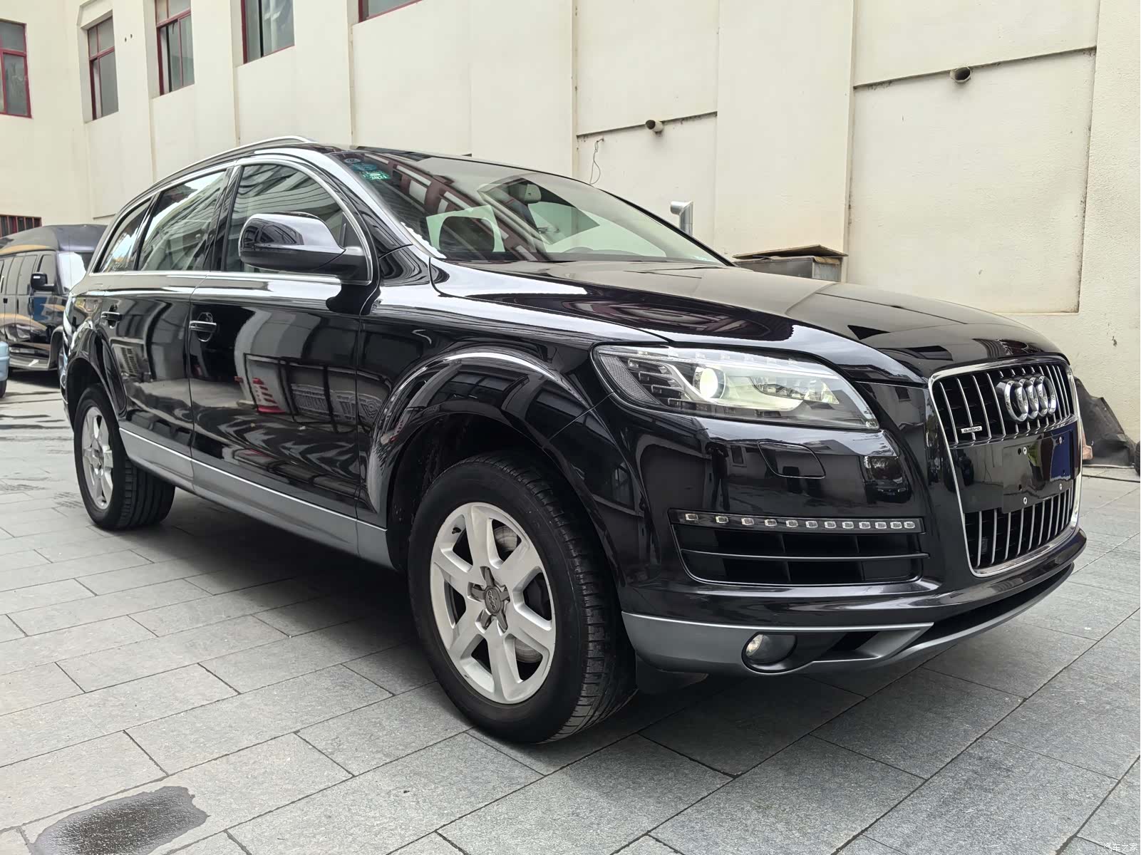 Audi Q7, 2011 3