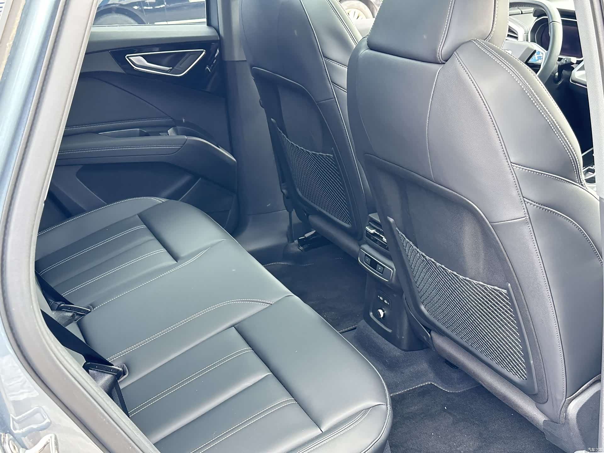 Audi Q4 e-tron, 2025 11