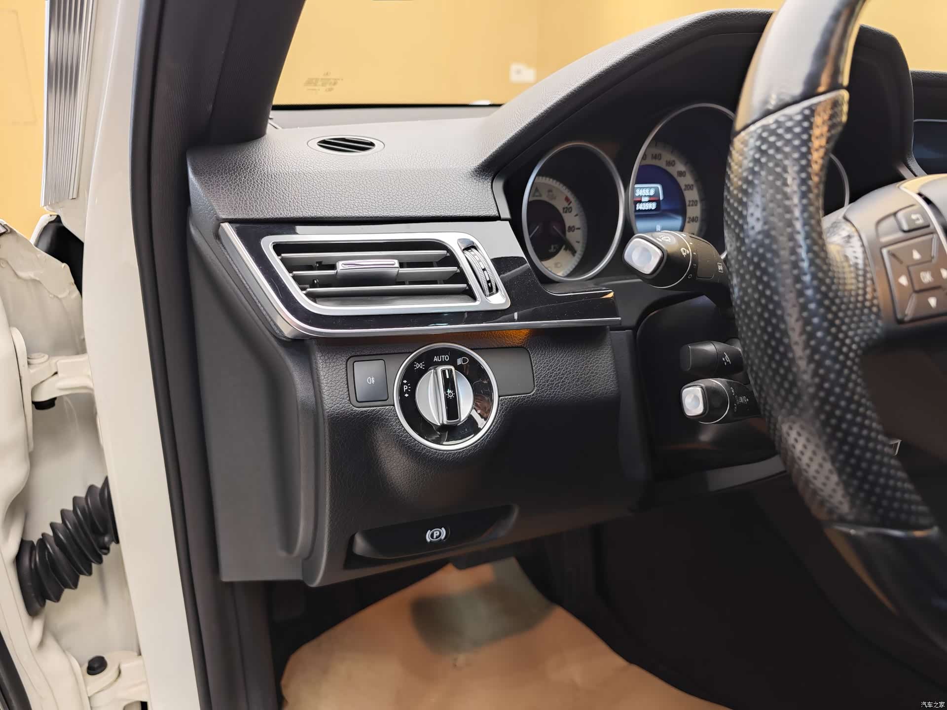Mercedes-Benz E-Class, 2015 11