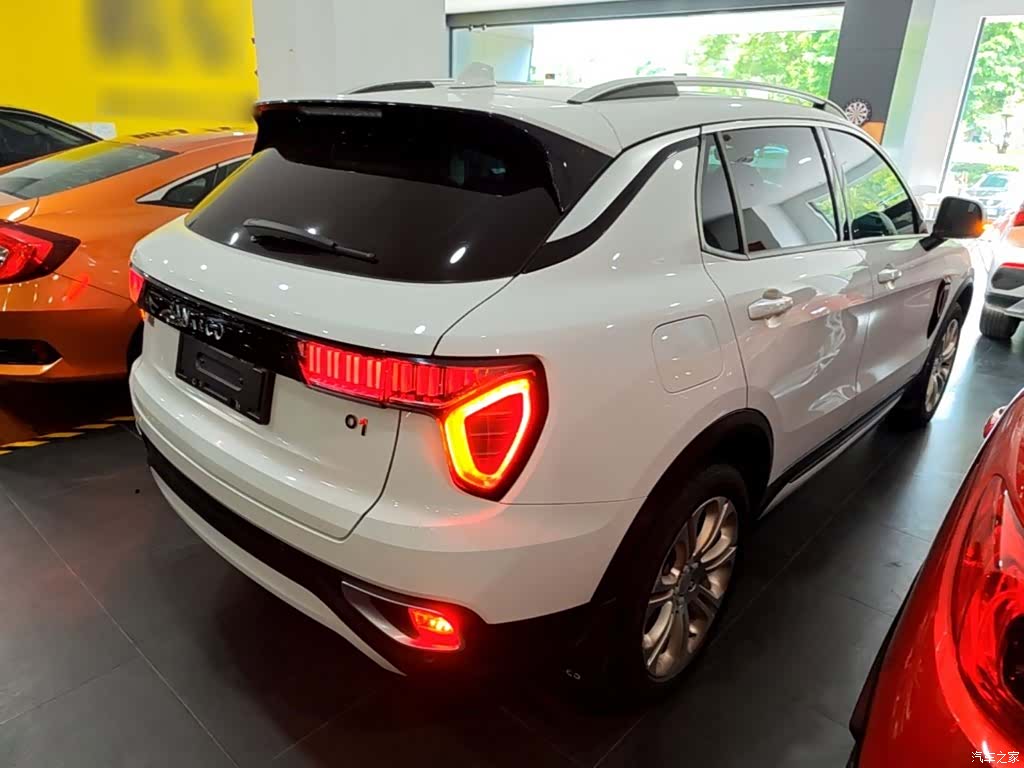 Lynk & Co 01, 2018 все фото