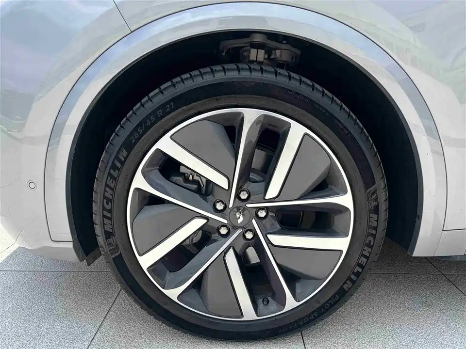 Li Auto Ideal L9