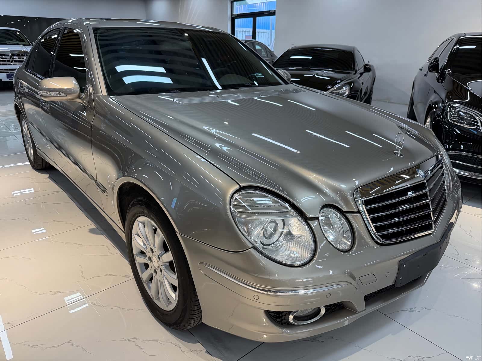 Mercedes-Benz E-Class, 2008 1