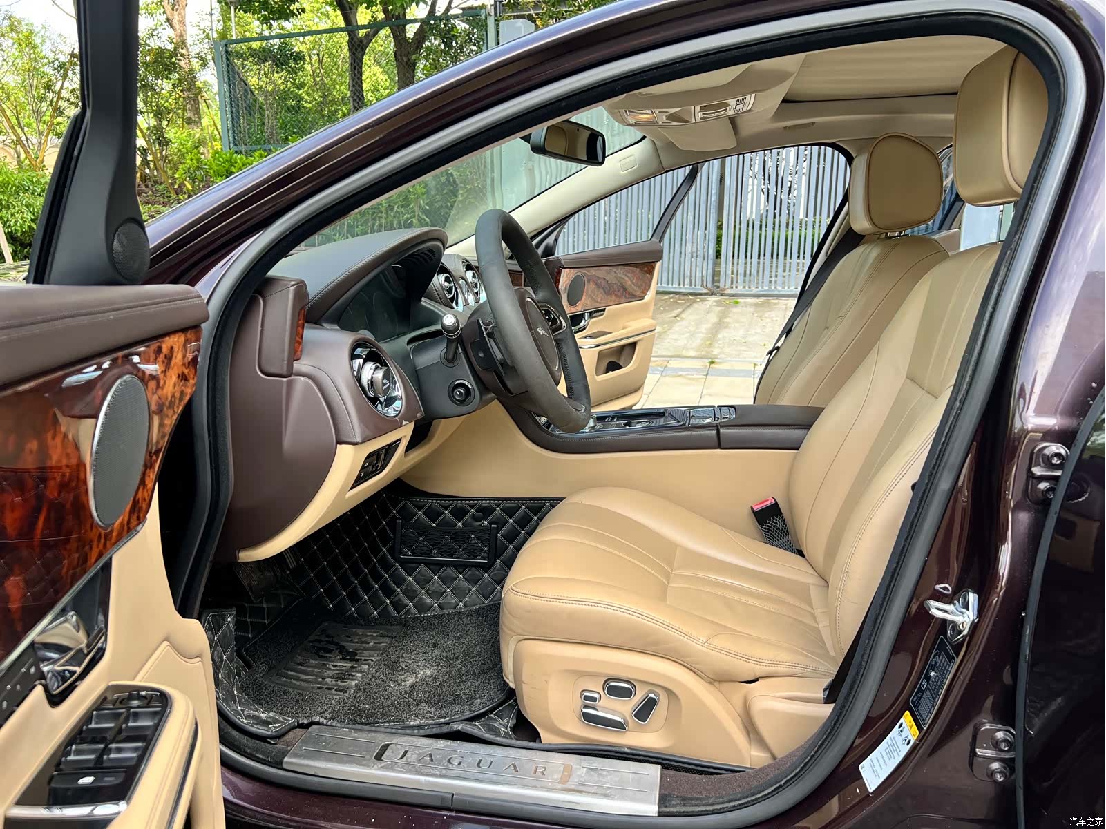 Jaguar XJ, 2011 26