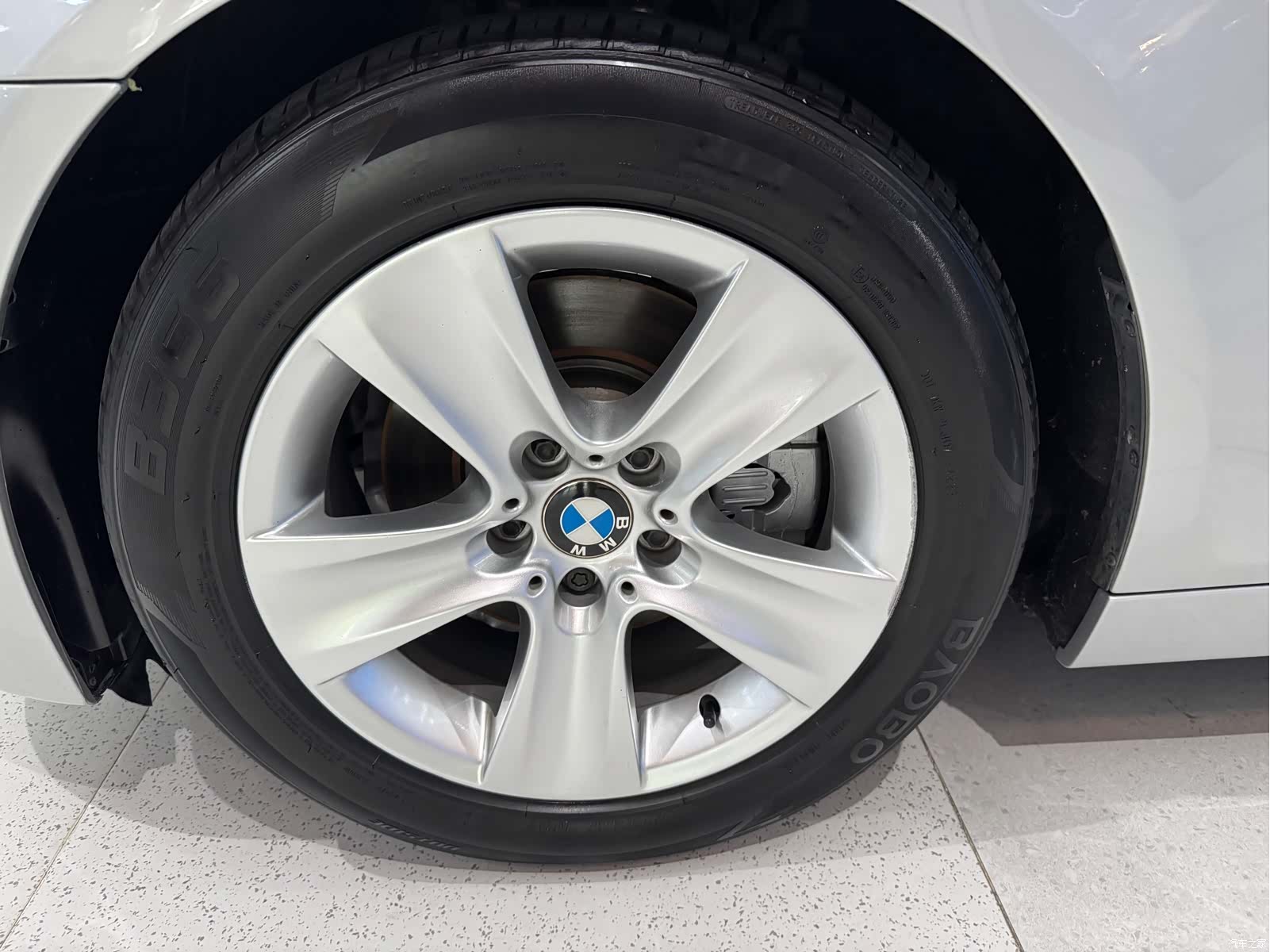 BMW 5 Series, 2011 13