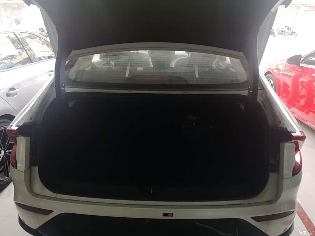 Wuling Starlight, 2026 15