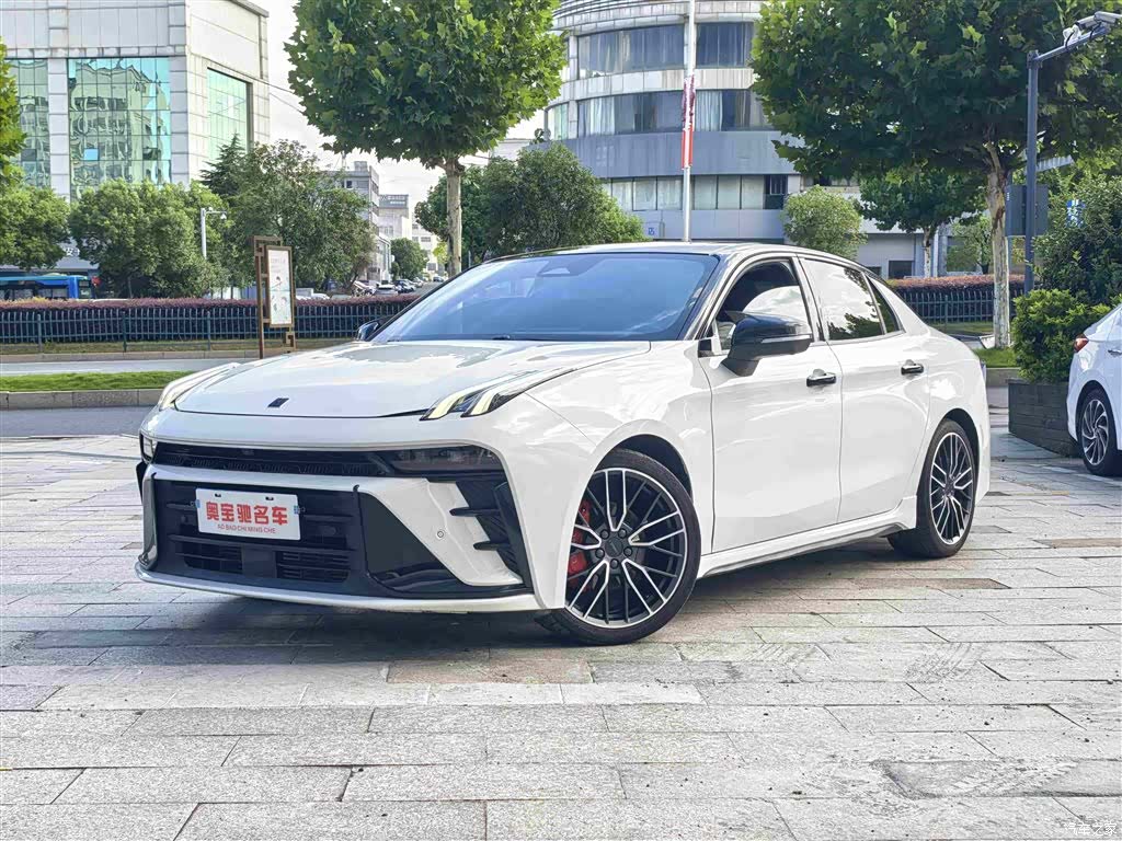 Lynk & Co 02