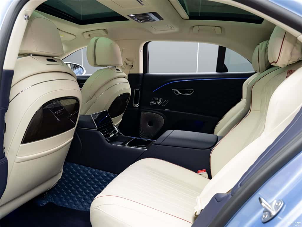 Bentley Flying Spur, 2023 14