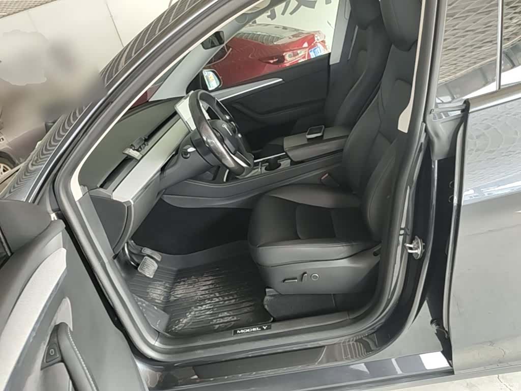 Tesla Model Y, 2024 15