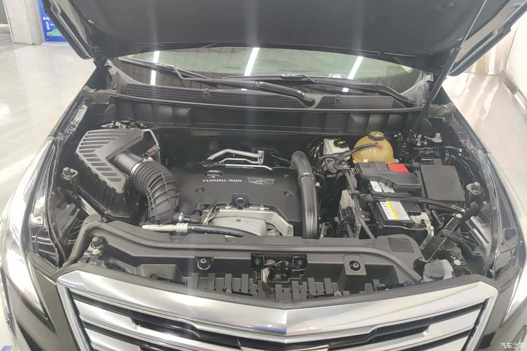 Cadillac XT5, 2017 10