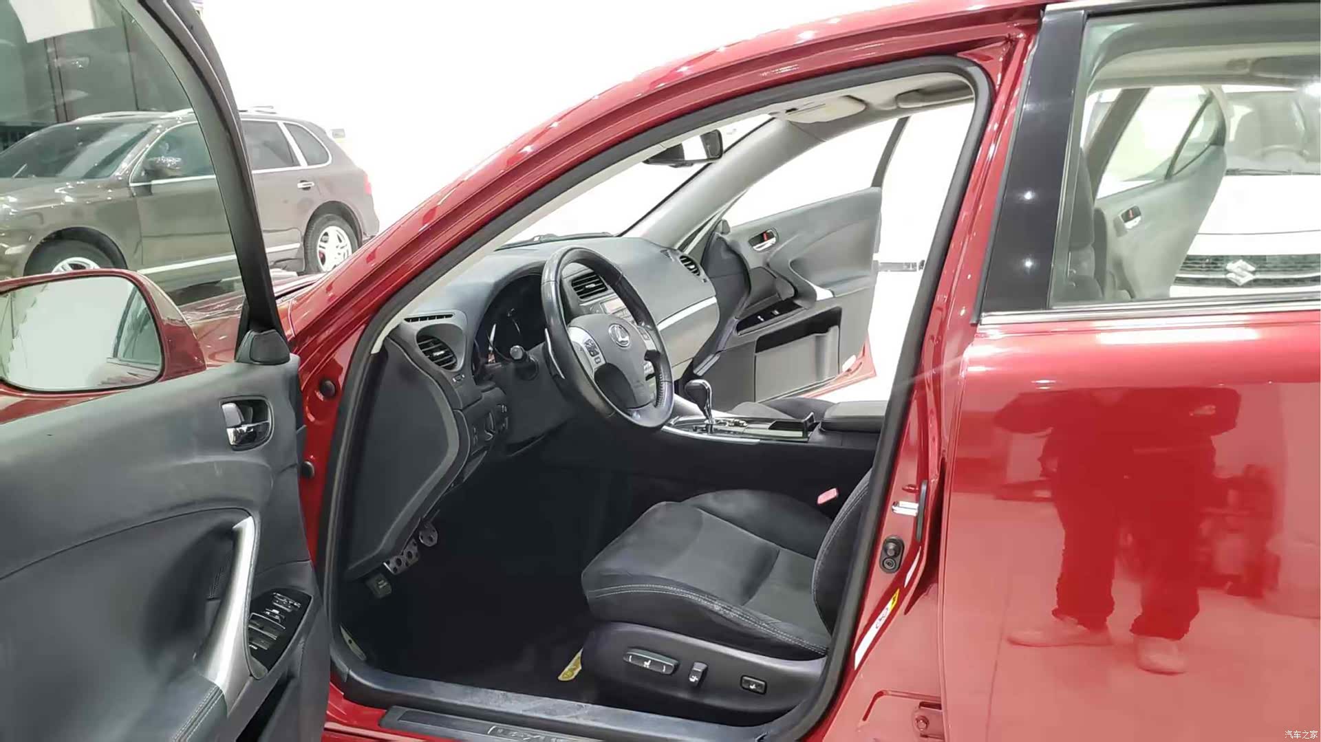 Lexus IS, 2011 4