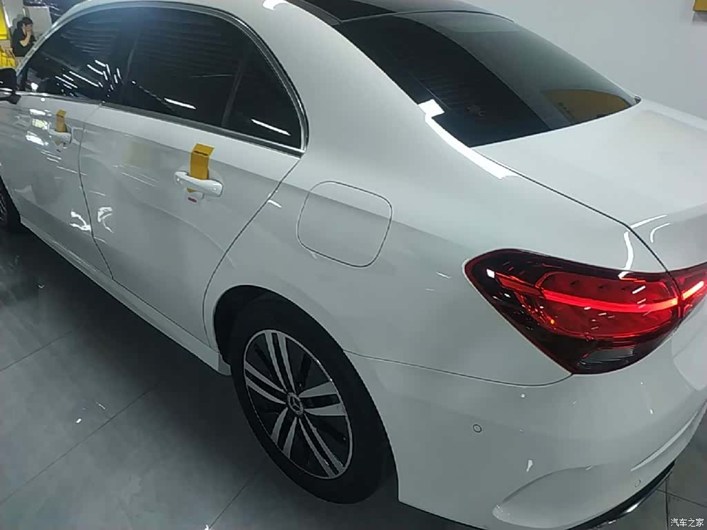 Mercedes-Benz A-Class, 2019 全部照片