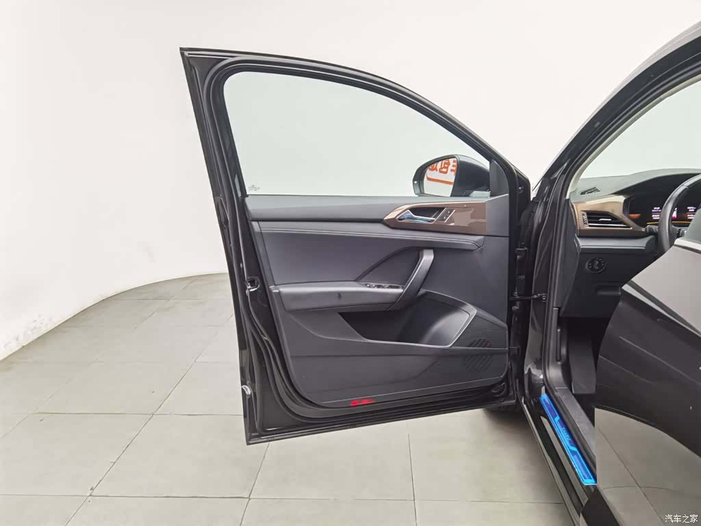 Volkswagen Tharu, 2022 8