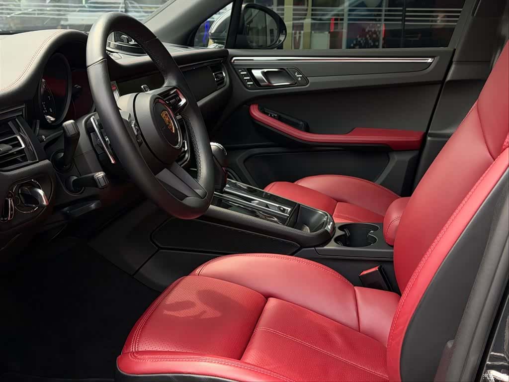Porsche Macan, 2025 9