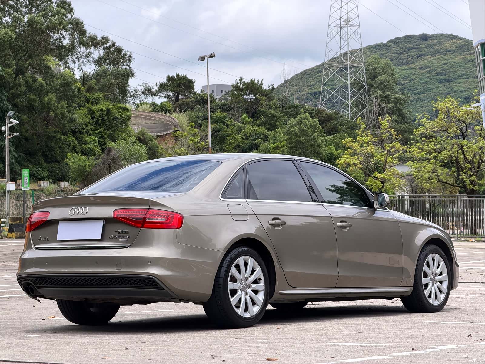 Audi A4L, 2014 13