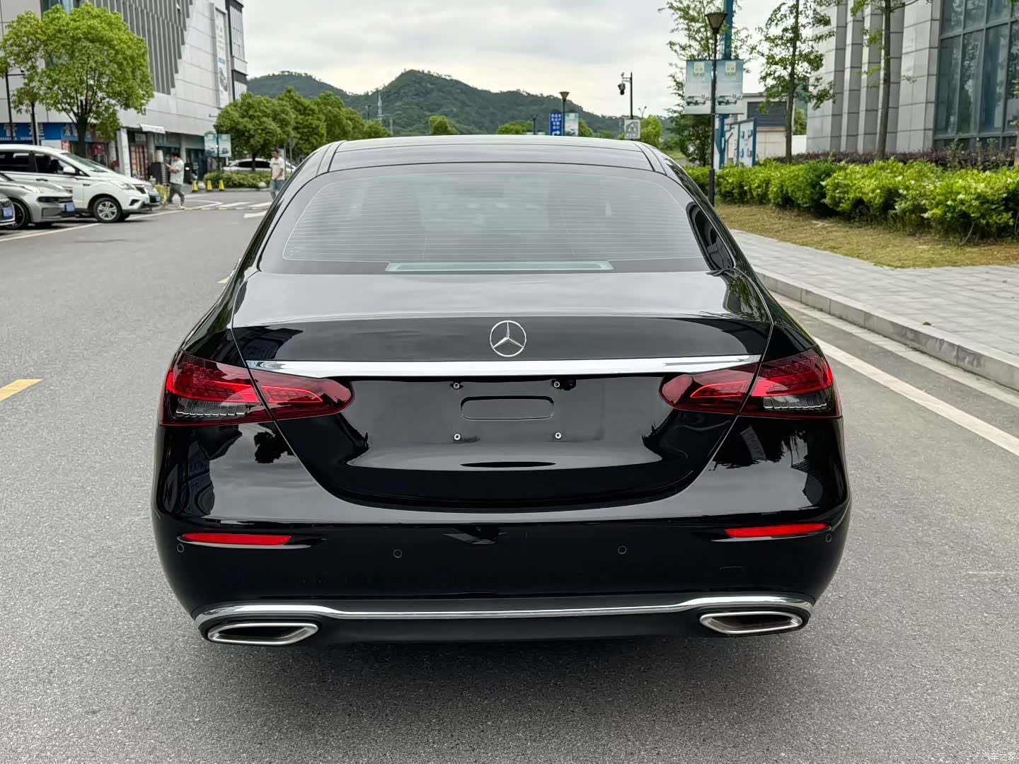 Mercedes-Benz E-Class, 2023 4