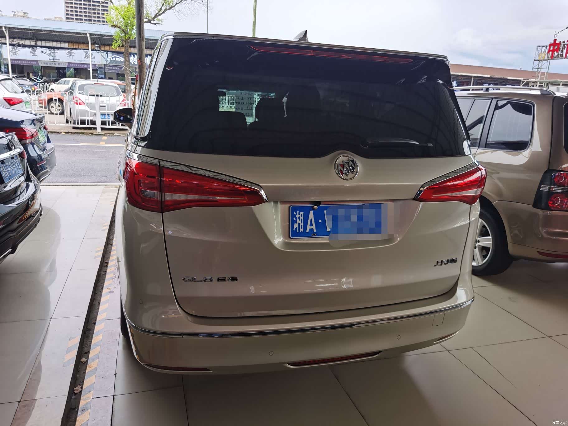 Buick GL8, 2017 4