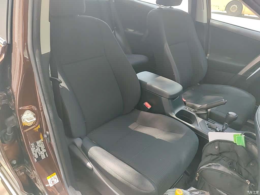 Toyota RAV4, 2015 25