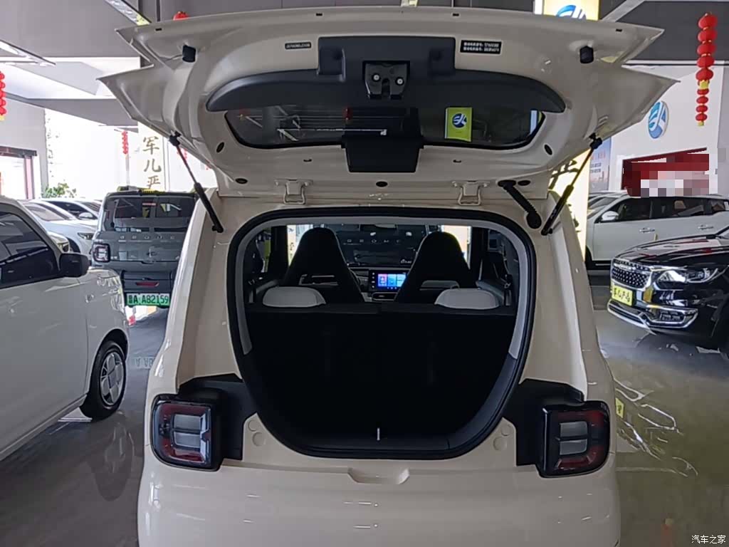 Geely Panda, 2025 19