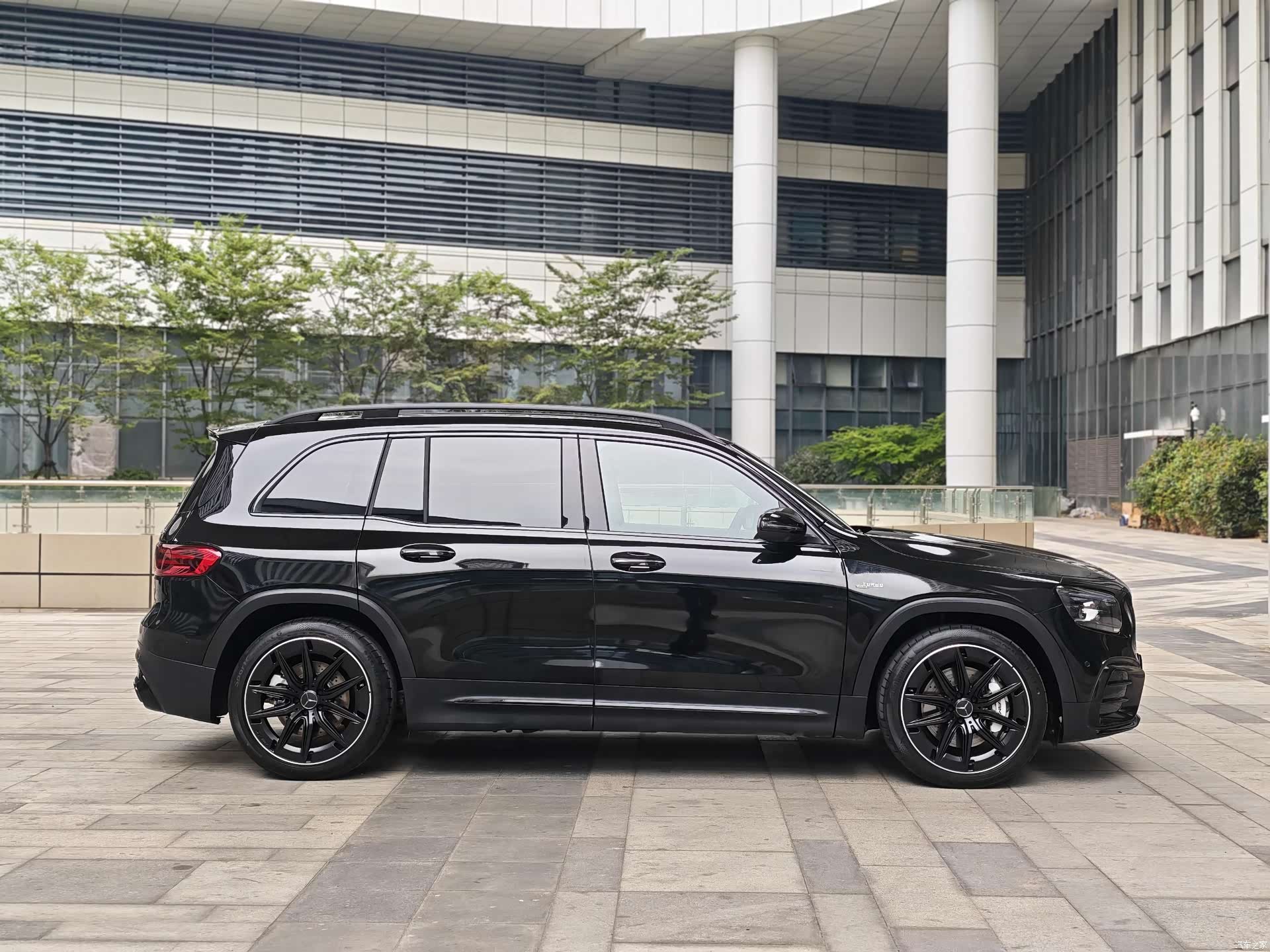 Mercedes-Benz GLB, 2025 32