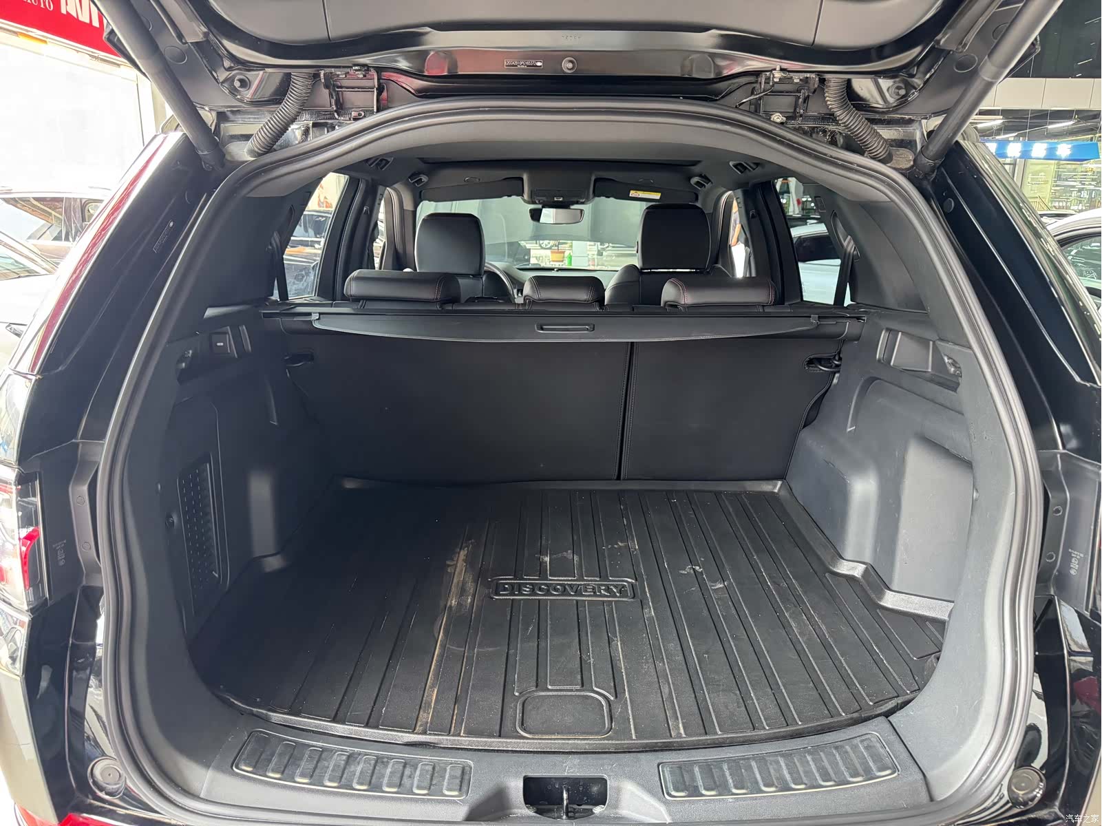 Land Rover Discovery, 2023 24