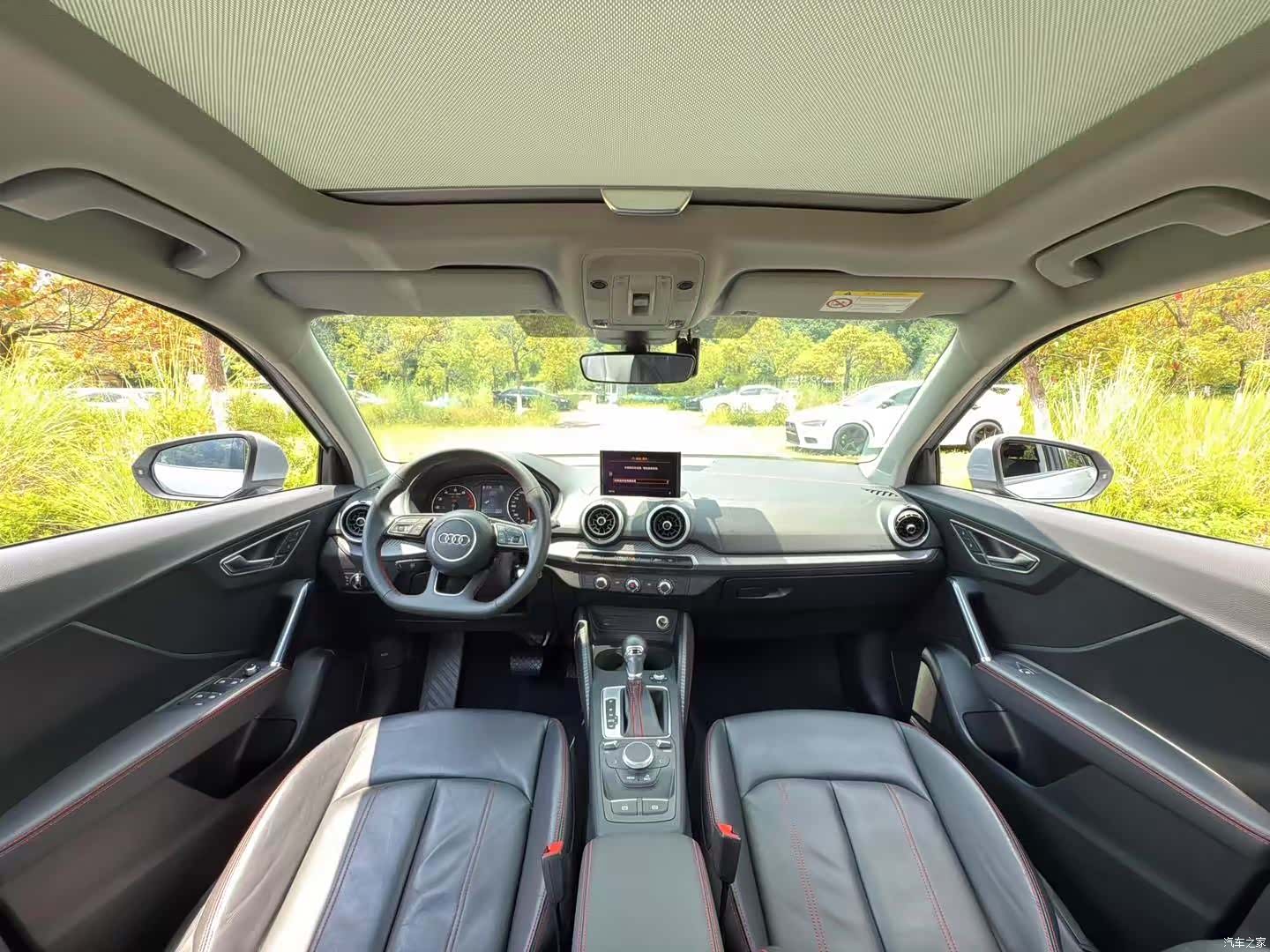 Audi Q2L, 2023 9