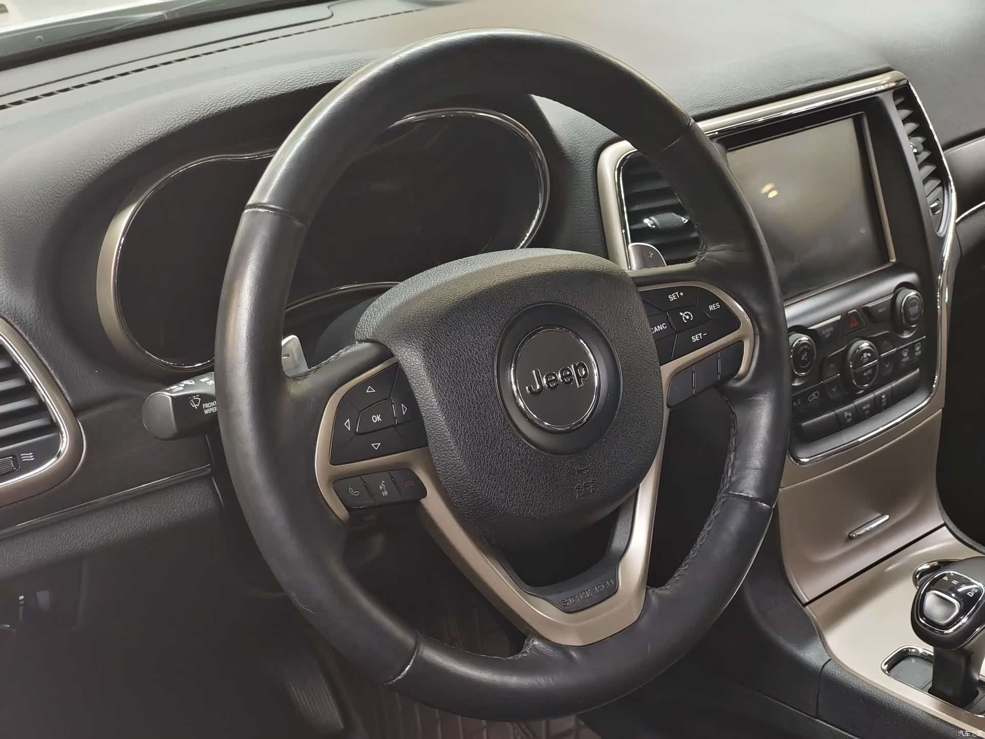 Jeep Grand Cherokee, 2017 все фото